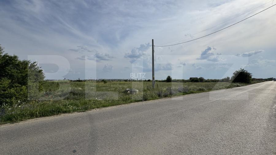 Teren intravilan 3087 mp, toate utilitățile la front, zona industrială Ghercești - 3