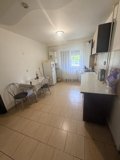 Apartament 2 camere semidecomandat la parter, 55 mp, CRAIOVITA