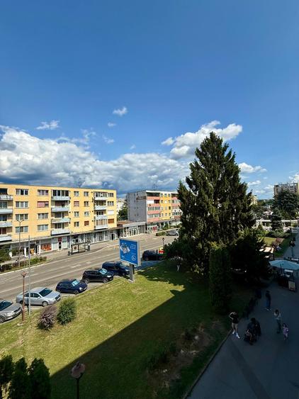 Apartament 3 camere-etaj 2-zona Ultracentrala