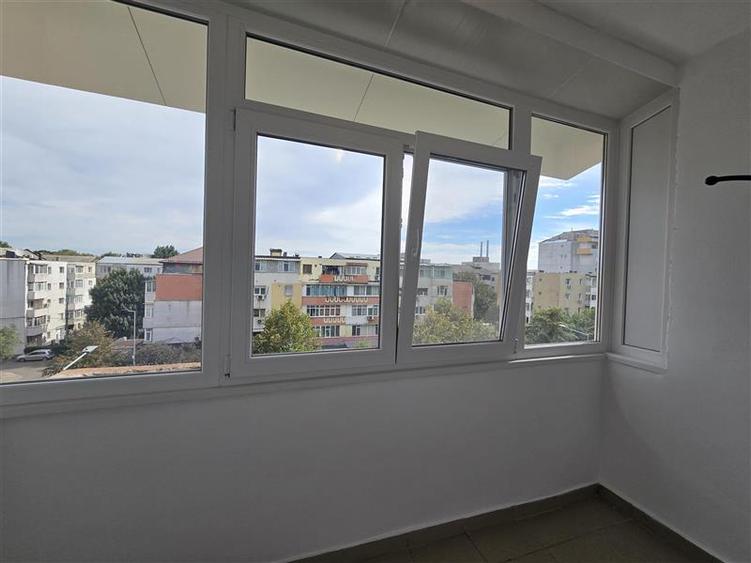 Inchiriere apartament spatios cu 3 camere decomandate. Zona Republicii, Bacau