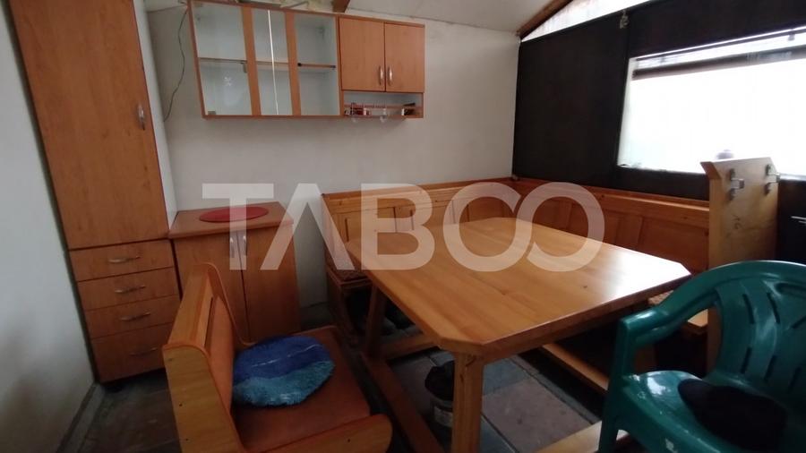 Afacere si locuinta cu teren de 1450 mp de vanzare in Rausor