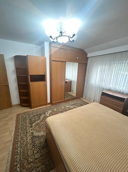 Pantelimon-Fundeni / Apartament 3 cam in vila / Loc de parcare-Curte