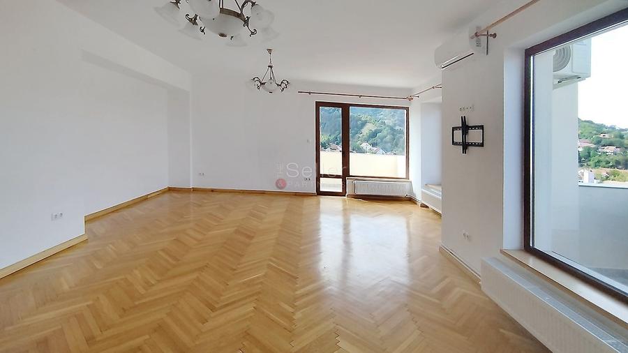 Proprietate cu terasa si vedere panoramica – Centrul Brasovului