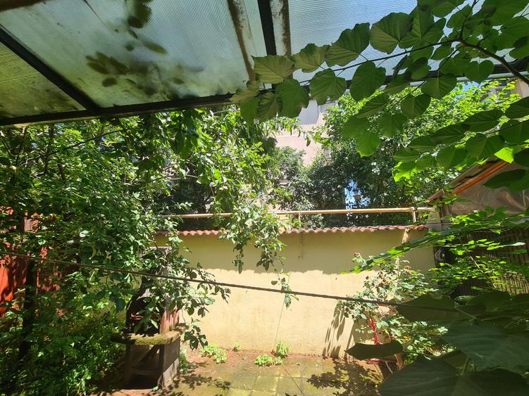 Vila P+1+M zona Militari - Pacii - str. Paralutelor constructie 2007 tip duplex