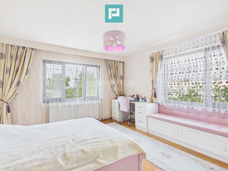 Vilă cu 6 camere de vânzare în zona Central - 58