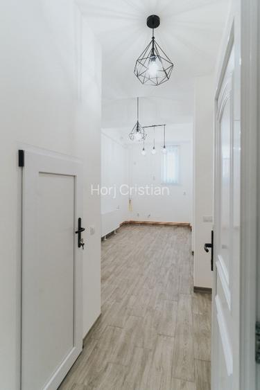 DE VÂNZARE APARTAMENT  Oradea ultracentral parter cu  parcare - 7