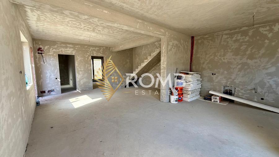 Casa tip duplex semifinisat, 5 camere, zona Tautiului