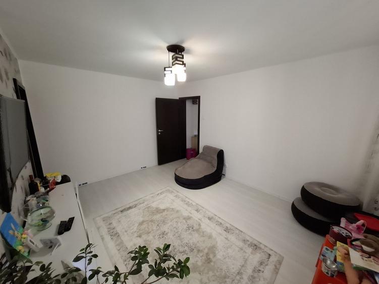 Apartament cu 4 camere renovat centrala gaz Inel II