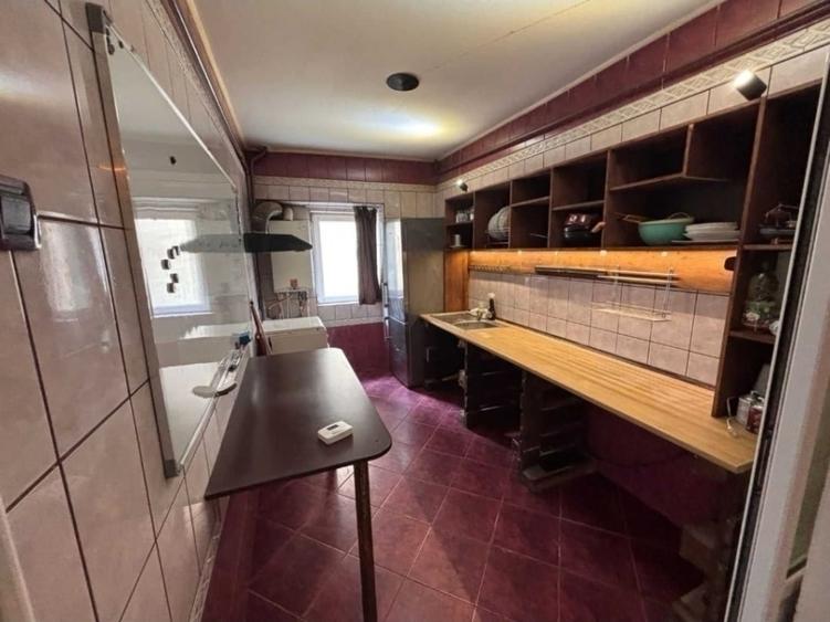 Etajul 1-3 camere- Zona Garii