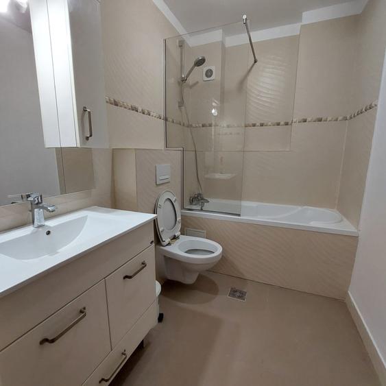 Apartament 3 camere, 70 mp, parcare exteriora, zona Metro!