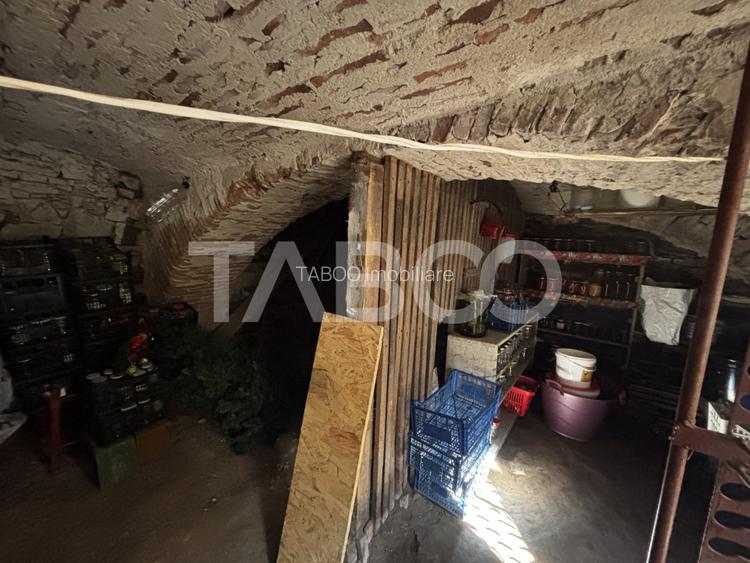 Casa  cu gradina de vanzare  si curte + pivnita zona Terezian Sibiu - 13