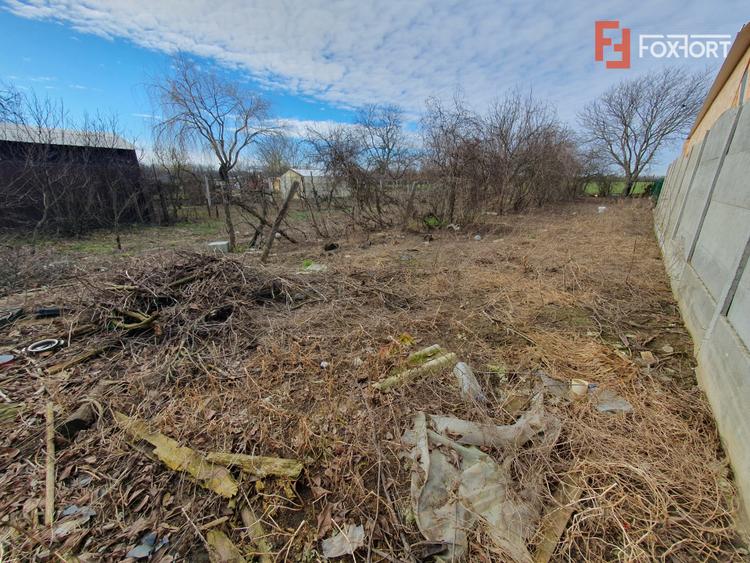 Casa de vanzare cu 3 camere si teren de 1008 mp - Deta