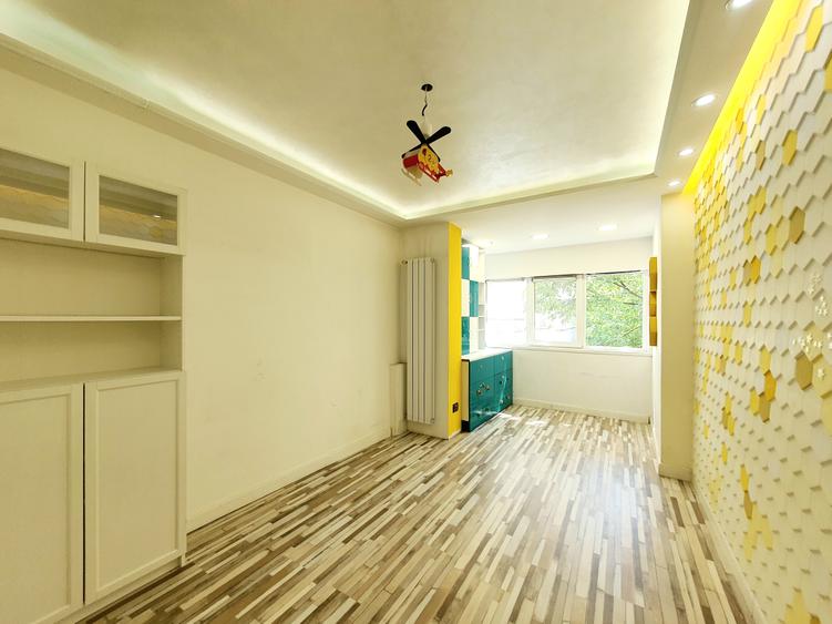 Apartament 4 camere de închiriat codtin georgian