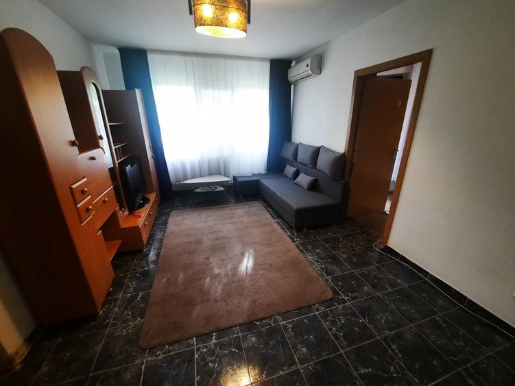 Apartament cu 2 camere, etaj 2/4, zona Podu Ros