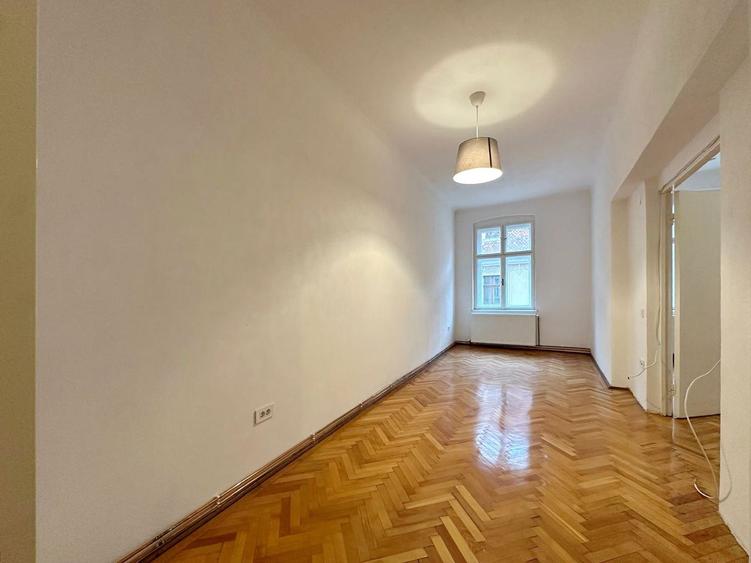 Apartament cu 3 camere in Centrul Istoric al Brasovului