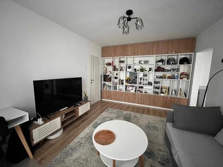 Apartament cu 2 camere, zona Canta