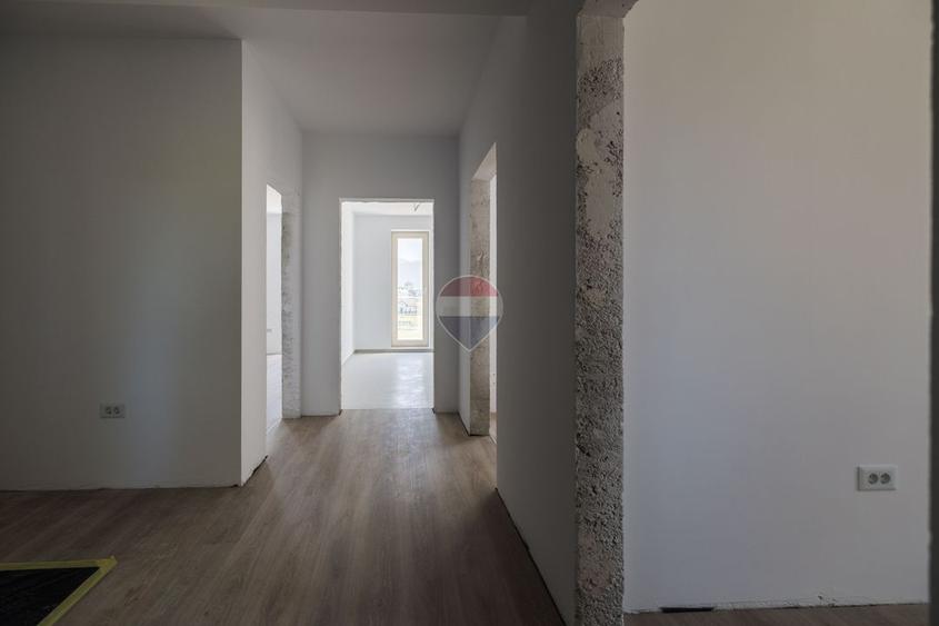 Apartament 3 camere, 70,25 mp utili, 2 băi + balcon | Tractorul