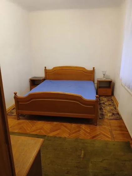 Apartament cu 2 camere, etajul 1/2, zona Podu Ros