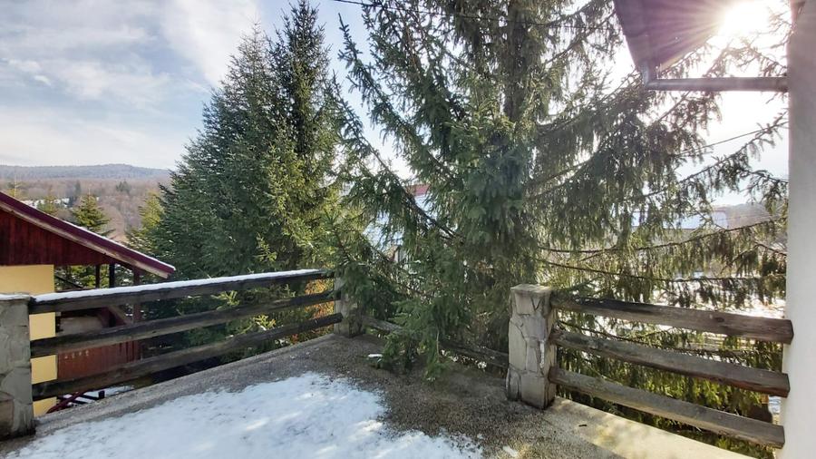 Vanzare casa mare la munte langa padure Cheia judetul Prahova locatie excelenta