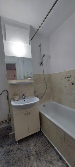 Parcul Trandafirilor, garsoniera in bloc de apartamente, loc parcare