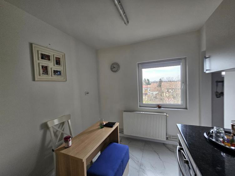 Apartament 3 camere, dec, 2 băi, 2 balcoane, et. 3 din 4, zona Șagului-Steaua