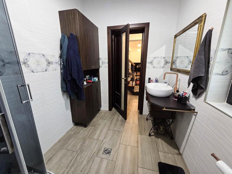 Casa Individuala Tunari Refugiu Rustic Terasa Inchisa Curte Garaj