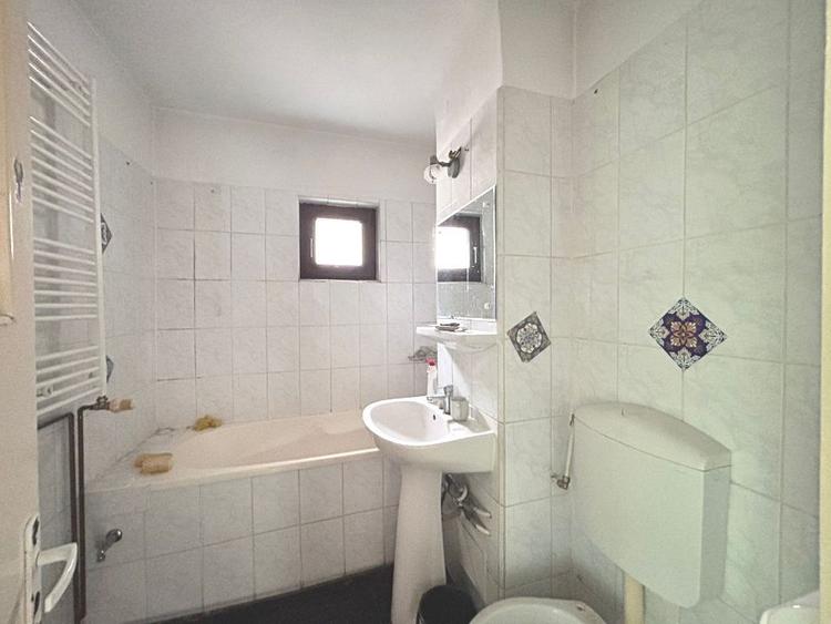 Apartament decomandat Marasesti