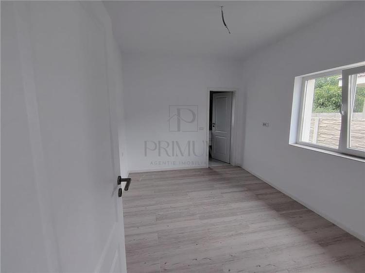 Duplex pe plan - canalizare - 4 camere