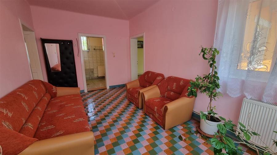 Casa de 4 camere zona Stupini
