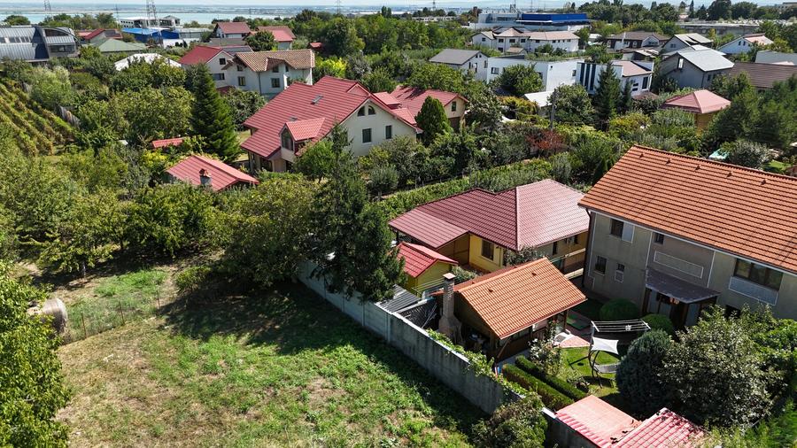 TEREN 2211 MP ÎN ARCAȘILOR