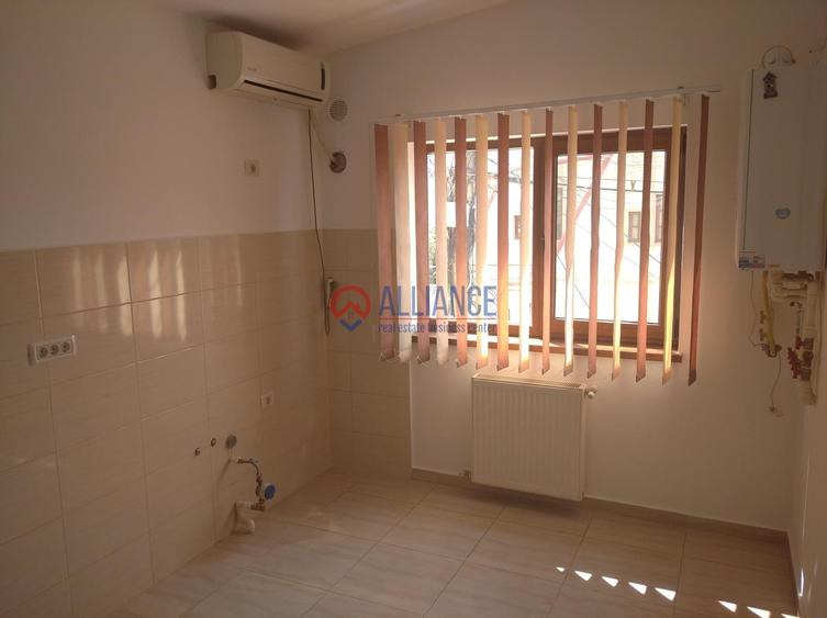Birou 3 camere, Coiciu, 53.8 mp, renovat 2023