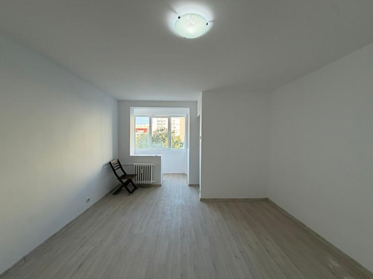 Garsoniera Parc Titanii Etaj 5 Renovata Bloc 1969 Reabilitat 8 Min Metrou