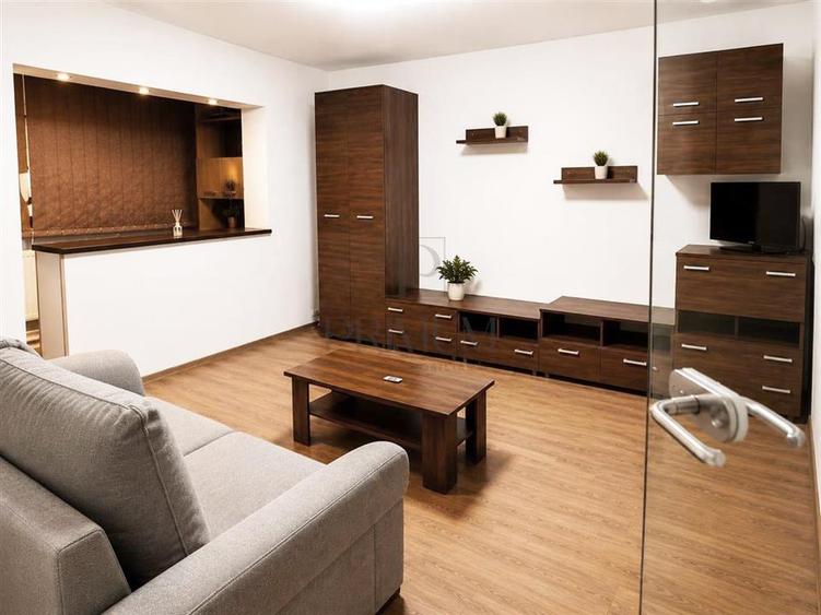 DAMBOVITA - 3 CAM - DECOMANDAT - CENTRALA PROPRIE - RENOVAT - PRET EXCELENT