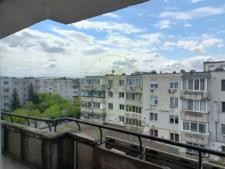 Apartament cu 4 camere de vânzare - Reghin 0 comision.