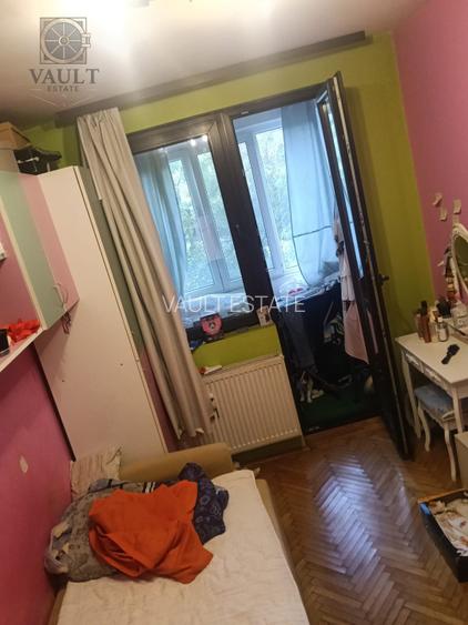 Apartament 3 camere -12 minute de mers  pana la metrou Costin Giorgian - 5