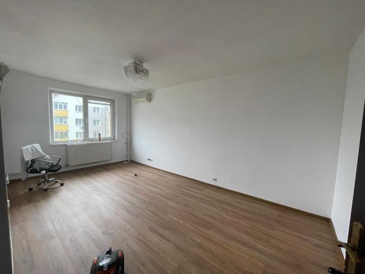 Vanzare Apartament 3 cam, etaj 7, bl anvelopat, 2 lifturi, centrala, Margeanului