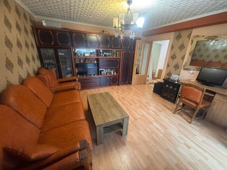 Apartament 3 camere-decomandat-zona Petre Ispirescu