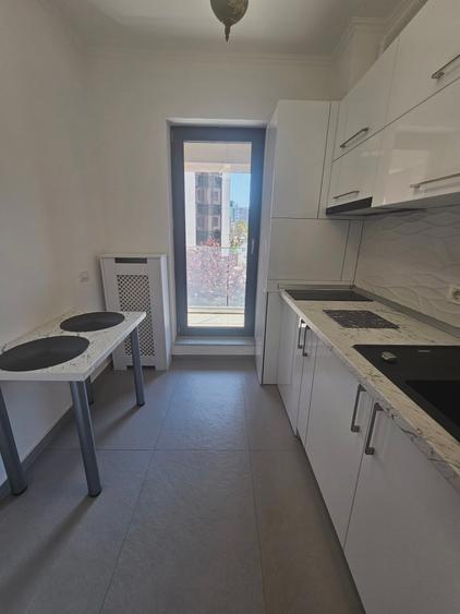 Spatiu Comercial langa mall Plaza/ideal birou/loc de parcare inclus