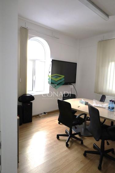 Zona Herastrau, imobil cu 9 camere de vanzare, 332 mp construiti