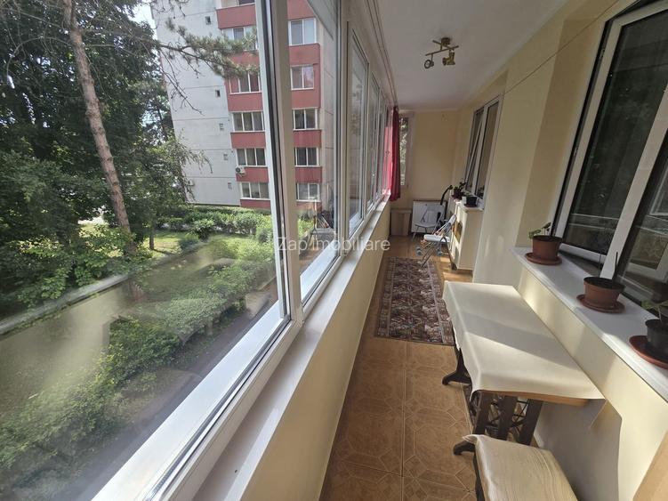 Apartament 3 camere,et.1,bloc izolat,70mp,lift nou,pivnită - 8