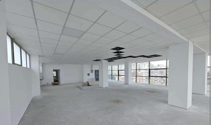 SPATIU COMERCIAL 200 MP CENTRAL, PRETABIL SERVICII MEDICALE, TVA 0