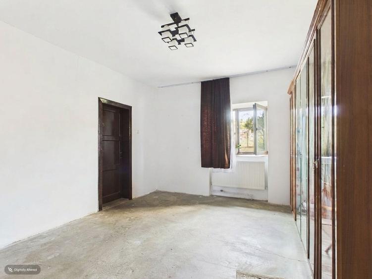 Colnă cu 7 camere în Covăsânț și teren 9 ha
