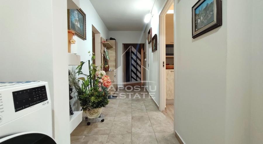 Apartament 4 camere, centrala proprie, zona Miorita