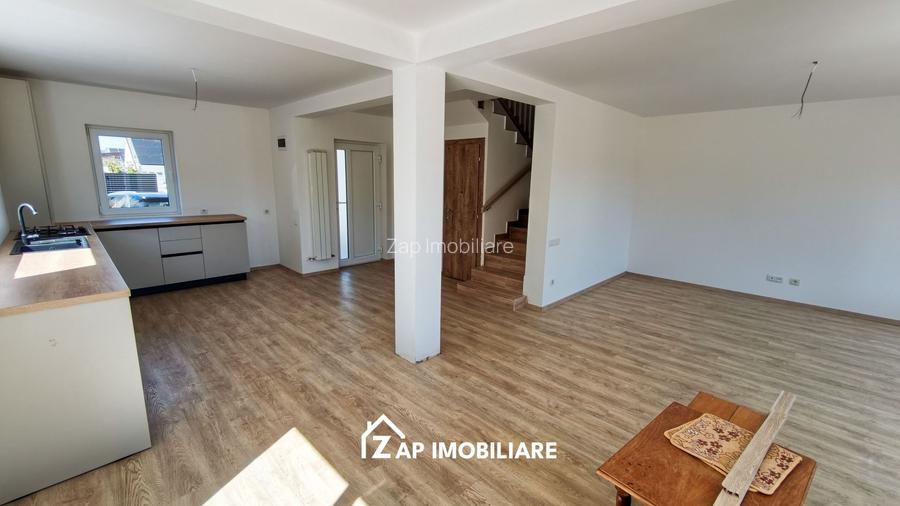 Casă - Strada Budiului - 100 mp Utili - Teren 300 mp - 4 Camere - 22