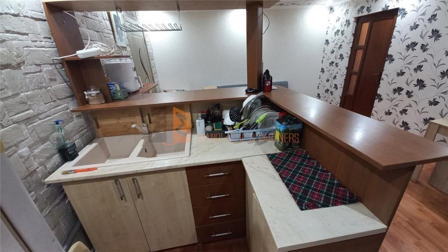 Apartament 2 camere cf 1 semidecomandat zona Micro 3