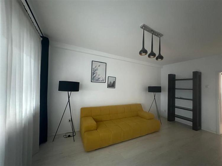 Apartament 4 camere de vanzare, Copou