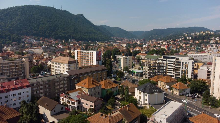 Vilă complet finisată |  arhitectură elegantă și curte proprie