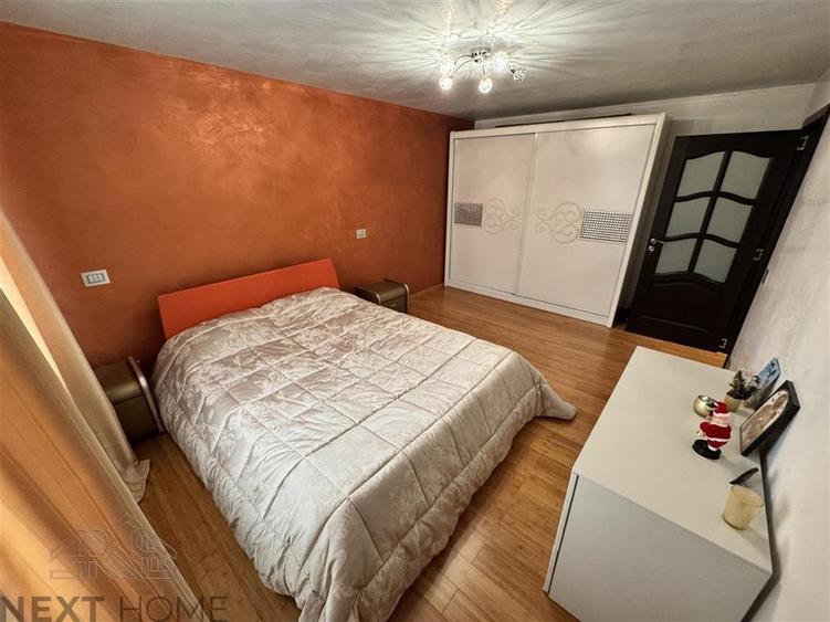 APARTAMENT 2 CAMERE , 2 STEJARI