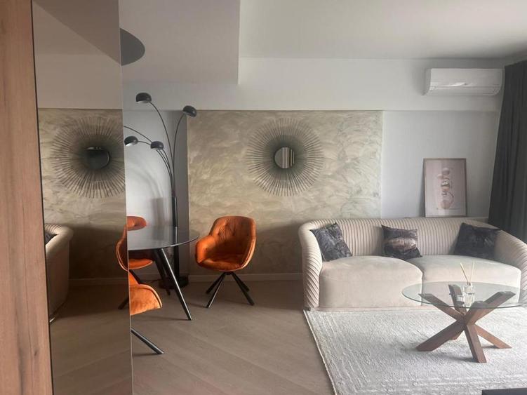Vanzare apartament 3 camere Cortina North parcare  si boxe