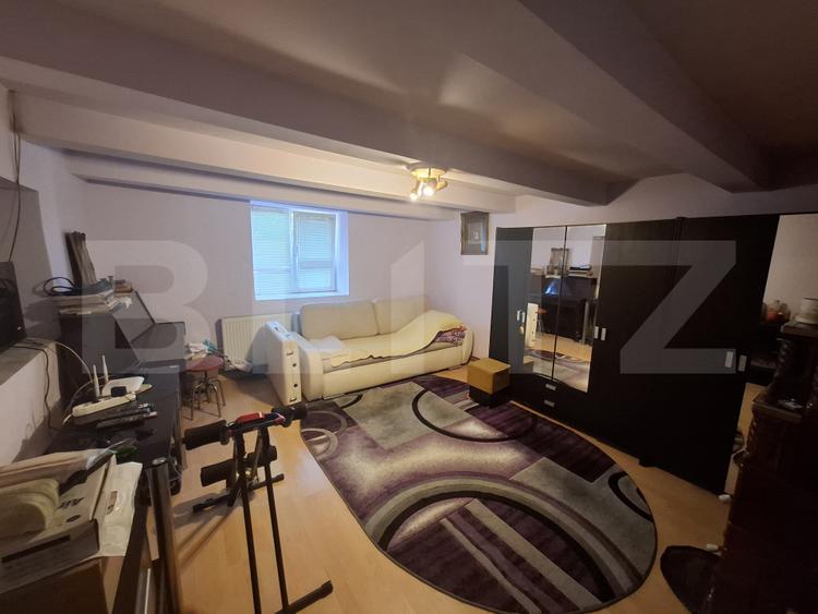 Casa cu 3 camere, 218 mp, zona Lazuri
